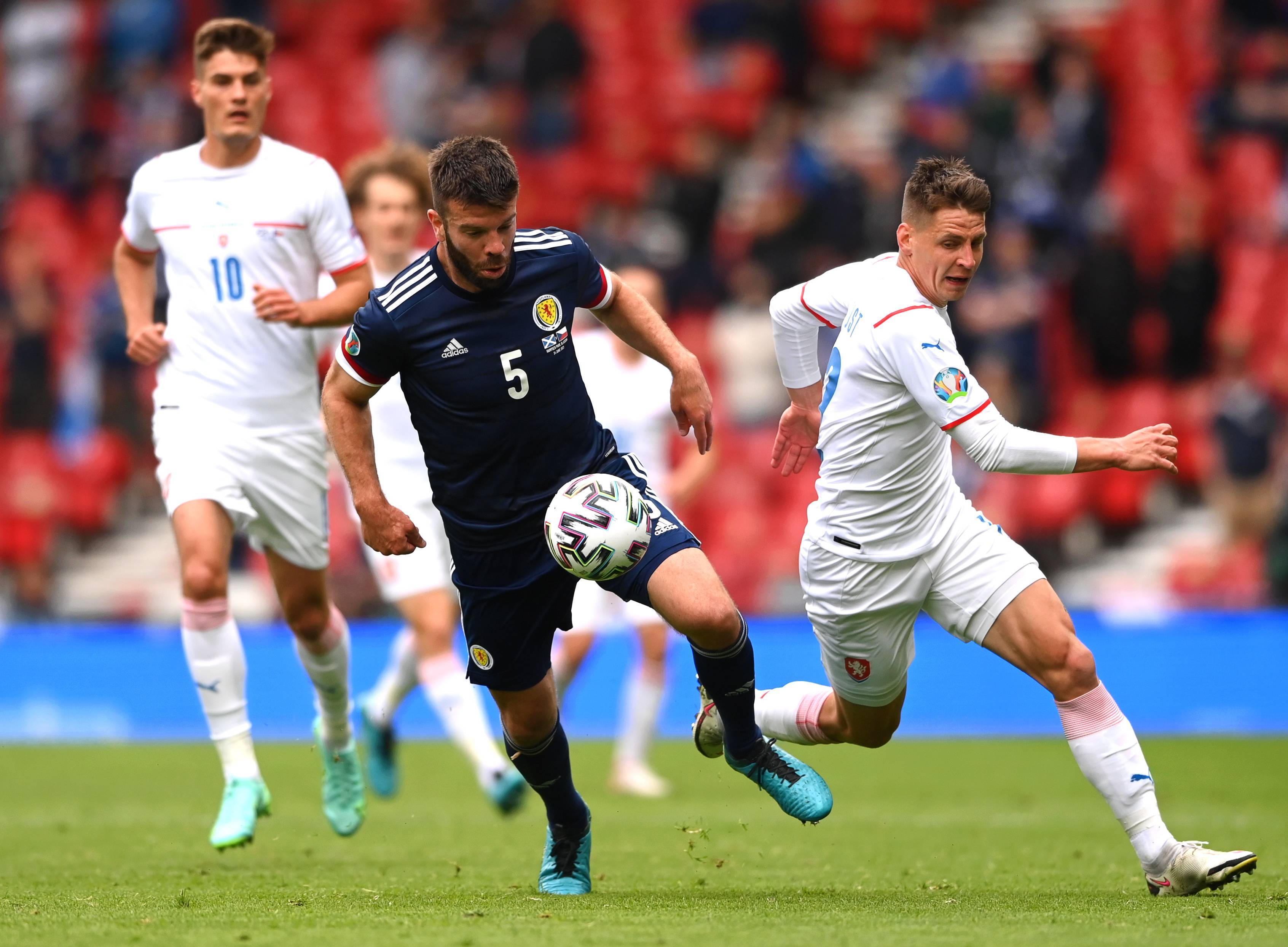 曼联不仅要 曼联不仅要