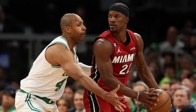 她的一个拥 她的一个拥